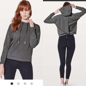 MUST GO ! LULULEMON Twisted&Tucked pullover